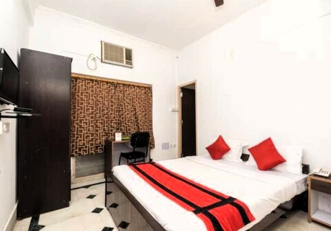 Lake Wood Residency Near City Centre