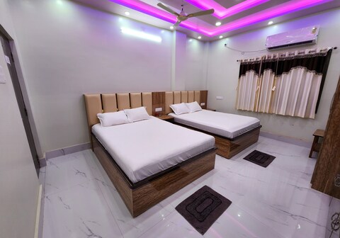 Saha Guest House & Restaurant