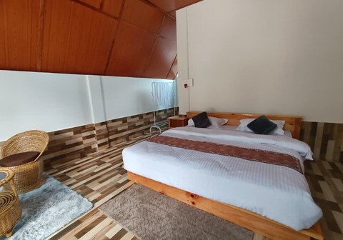 Dirang Cozy Home Cottage