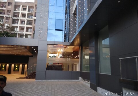 THE CROWN BUSINESS HOTEL