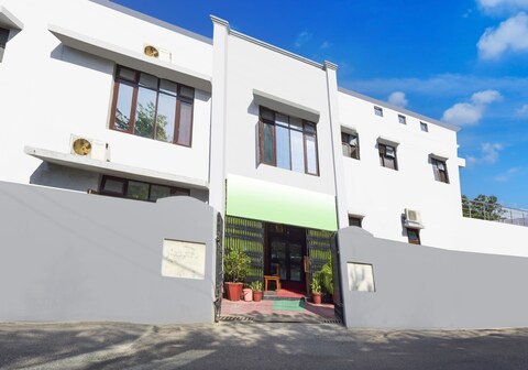 Hotel O Homewood Suites And Guest House