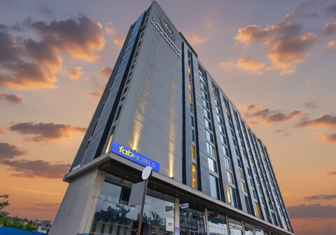 FabHotel The Grand Anukampa With Swimming Pool