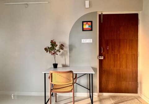 408 Airy One Bedroom Flat