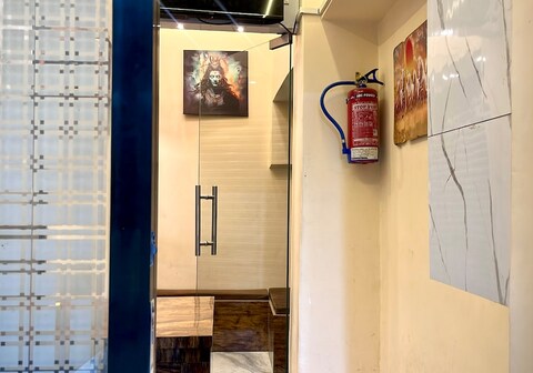 Vaidik Aashray 800m from the temple/Ghat