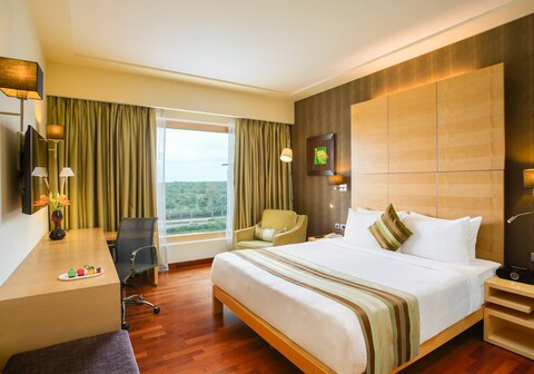 SM SUITES NEAR DELHI AIRPORT
