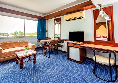 OYO 441 Grand Thara Hotel