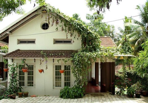 Fenn Hall | Rooms in a Homestay