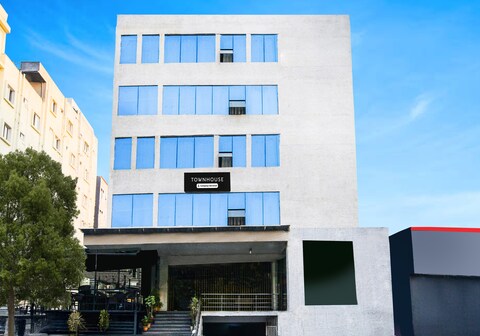 Super Townhouse HITEC City Metro Station Formerly JKC Grand