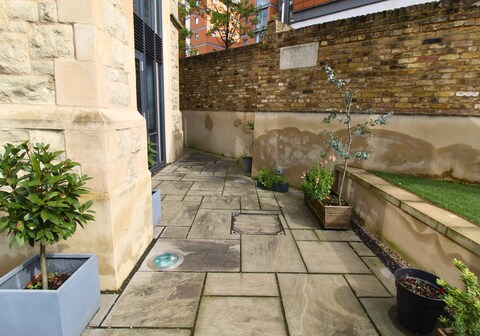 Brentford by viridian Apartment