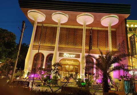 Oliver suites