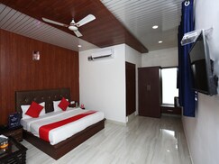 OYO 15839 hotel queen palace, Mathura OYO 15839 hotel queen palace, Mathura