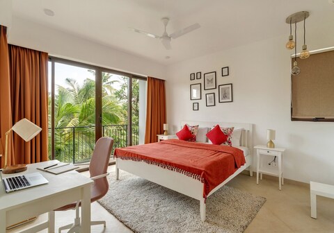 tisyastays | The Views 1BHK Apartment with Infinity Pool, 5mins to beach