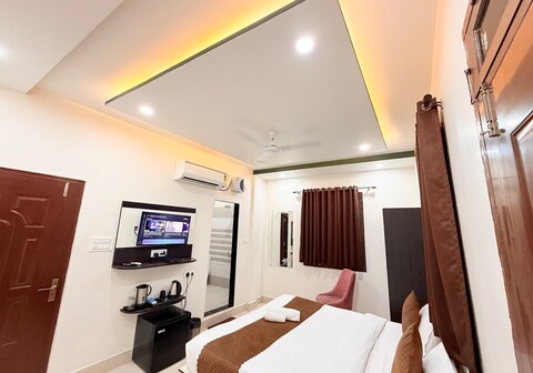 Hotel Aastha Inn
