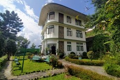 Rhenock House | Rooms in a Luxury Villa, Darjeeling Rhenock House | Rooms in a Luxury Villa, Darjeeling
