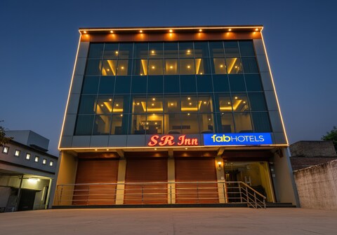 FabHotel SR Inn