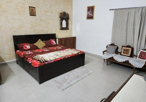 Shri Achyutam Villas