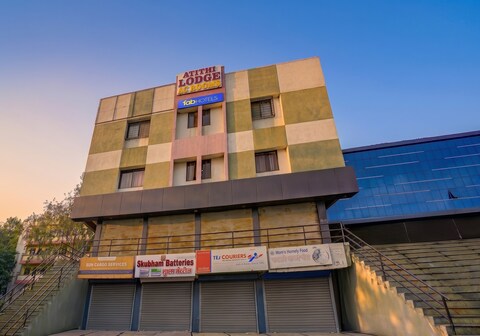 FabHotel Wagholi Inn