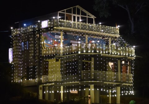 Horizon Luxury Homestay & Cafe Ranikhet