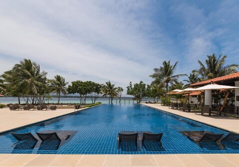 Dusit Thani Lubi Plantation Resort