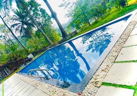 Spanish Bungalow | 10 acres Pool Villa