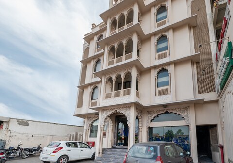 Hotel King Palace - Near Jal Mahal