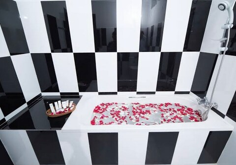 Ta Thy Angkor Boutique ii