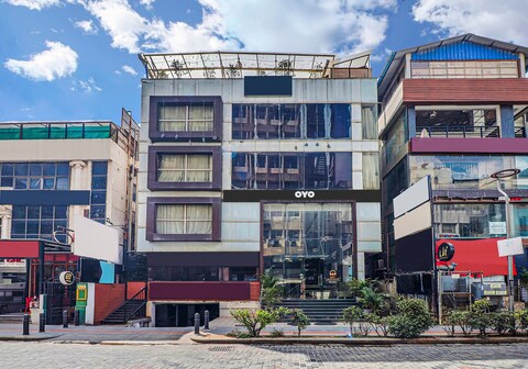 Collection O 29 Church's Inn Near Cubbon Park