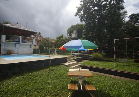 Teak Grove Country House