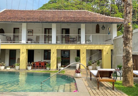 Baron's Antiquarian Villa