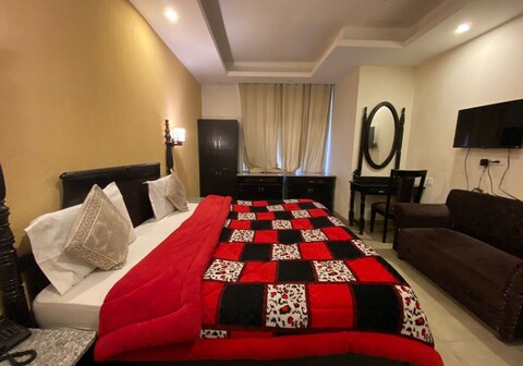 Hotel Garden Reach - A Boutique Stay Mall Road, Mussoorie