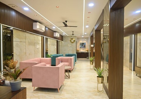 HOTEL SHRI NARAYAN PALACE