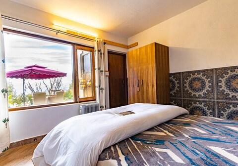 Oliver's Nest | 1 Room GF |Peaceful by Homeyhuts