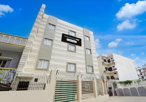 Super Townhouse Oak Banaras Central Railway Junction Formerly Sri Hari Inn