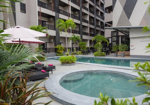 Golden Tulip Essential