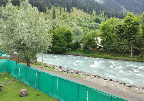 Riverland Pahalgam