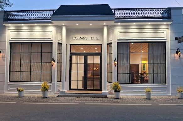Hakmans Hotel | A Heritage property on Mall Road | Free Onsite Car Parking