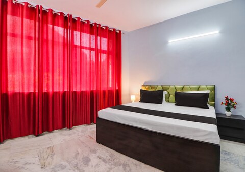 Hotel O Blue moon