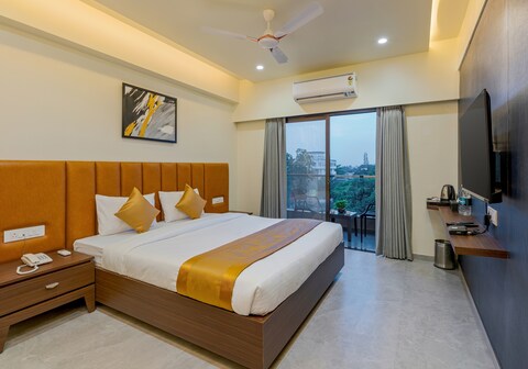 Hotel The Golden Oaks