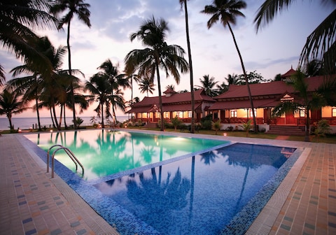 Cocobay Resort