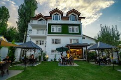 HOTEL FIRDOUS BY SOLAIRE, Srinagar HOTEL FIRDOUS BY SOLAIRE, Srinagar