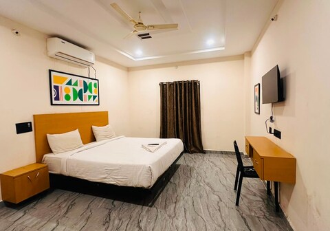 FabHotel Shree