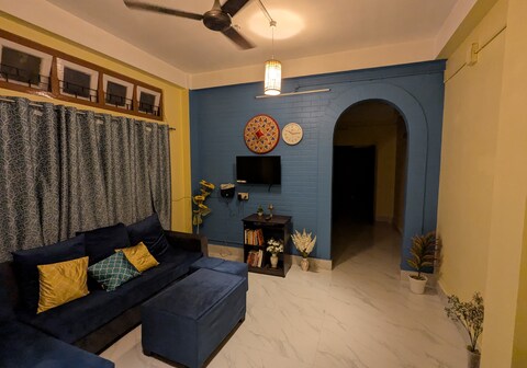 1BHK Feel | AC Room in 3BHK | TV | Attach Bath