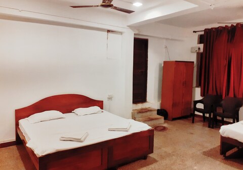 Castaad Kitchen and Stay