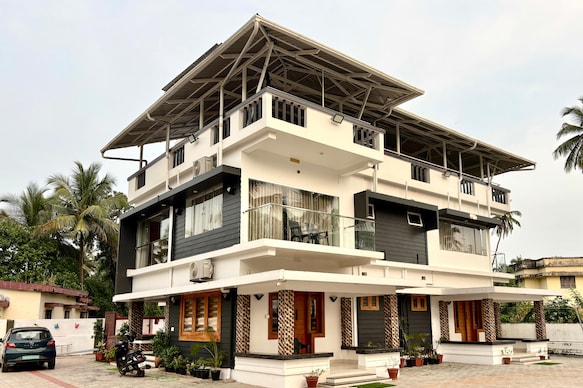 Bhanus Beach Enclave Stays