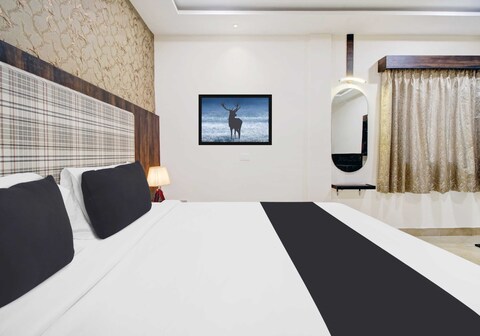 Collection O Bangalore Halasuru Metro Station