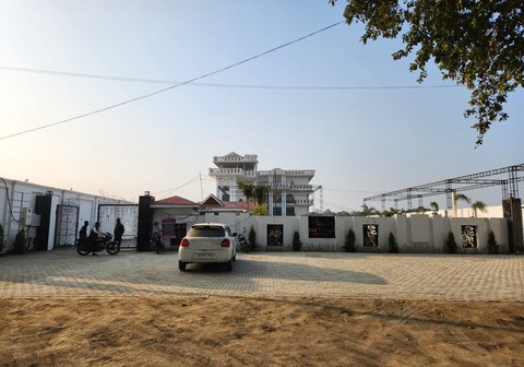 Jai Vilas Gold Palace