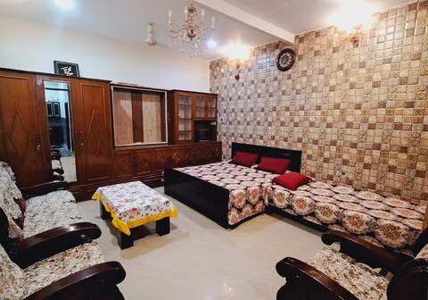 Sufi Khandar Home Stay and Apartment
