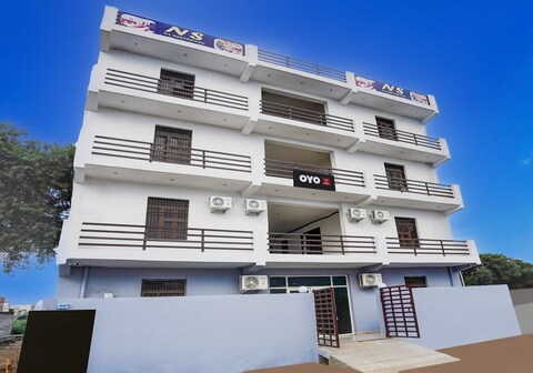 Hotel O N S Residency