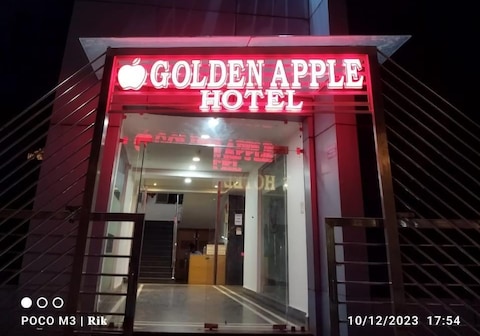 GOLDEN APPLE HOTEL