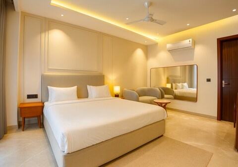 Hotel Ivory Leaf Stays Golf Course Road